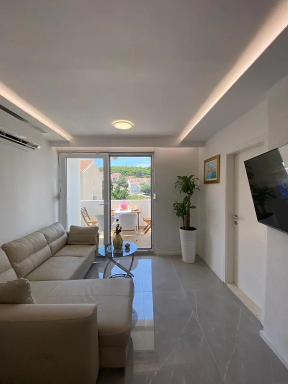 Image of White Sapphire Apartment