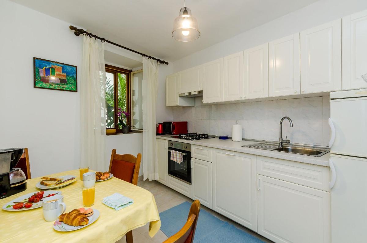 Image 3 of ANDROMEDA lovely one bedroom apartment
