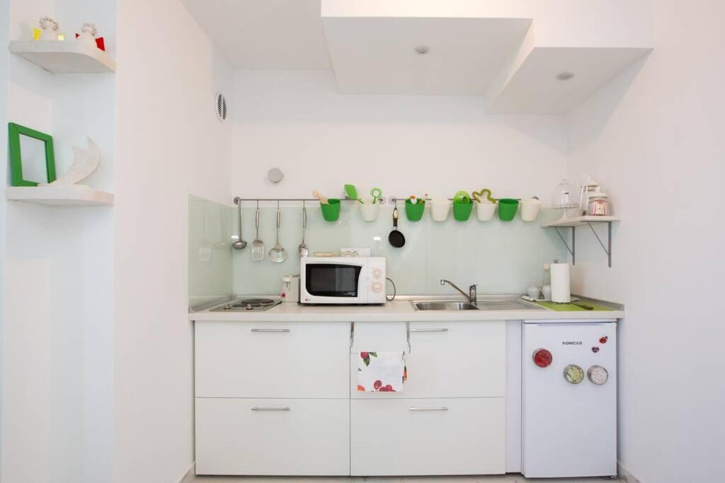Image 3 of A bright hideaway