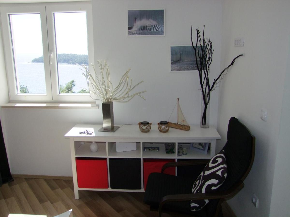 Image 4 of A bright hideaway