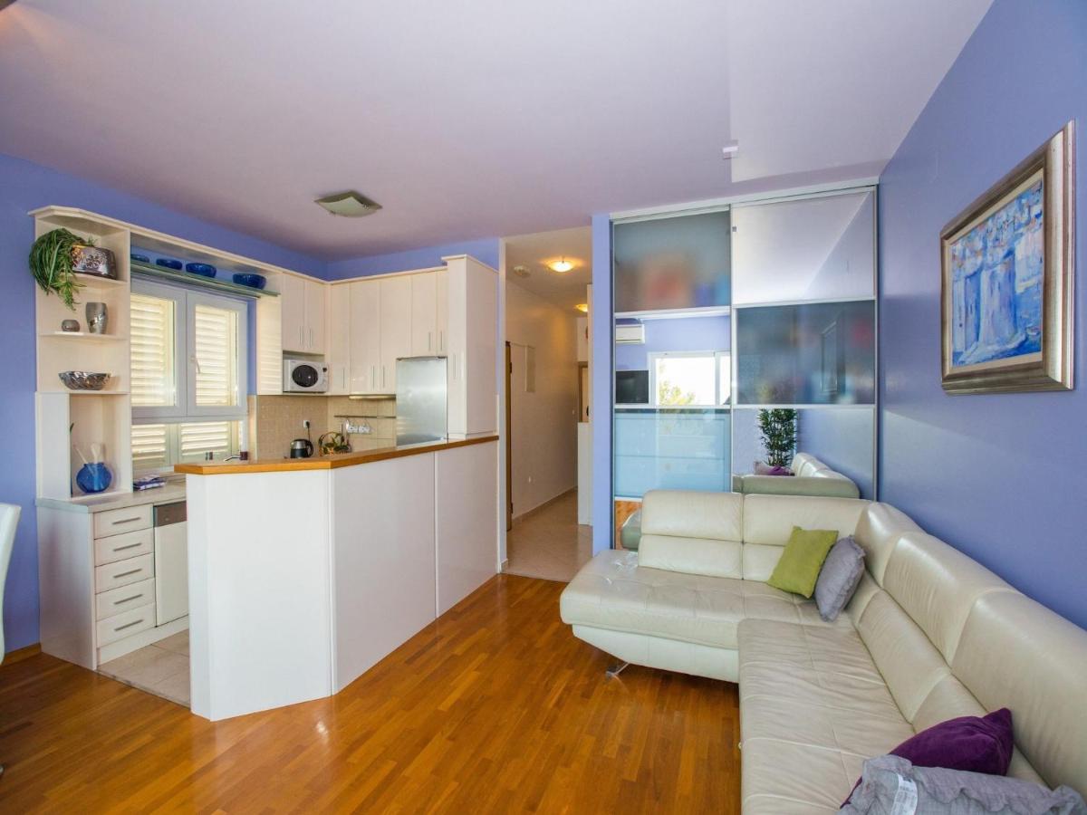 Image 3 of Apartment 3 beaches with free parking
