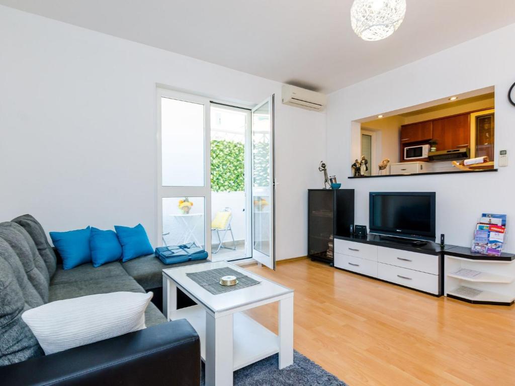 Image of Apartment Antej – One Bedroom Apartment with Terrace and City View