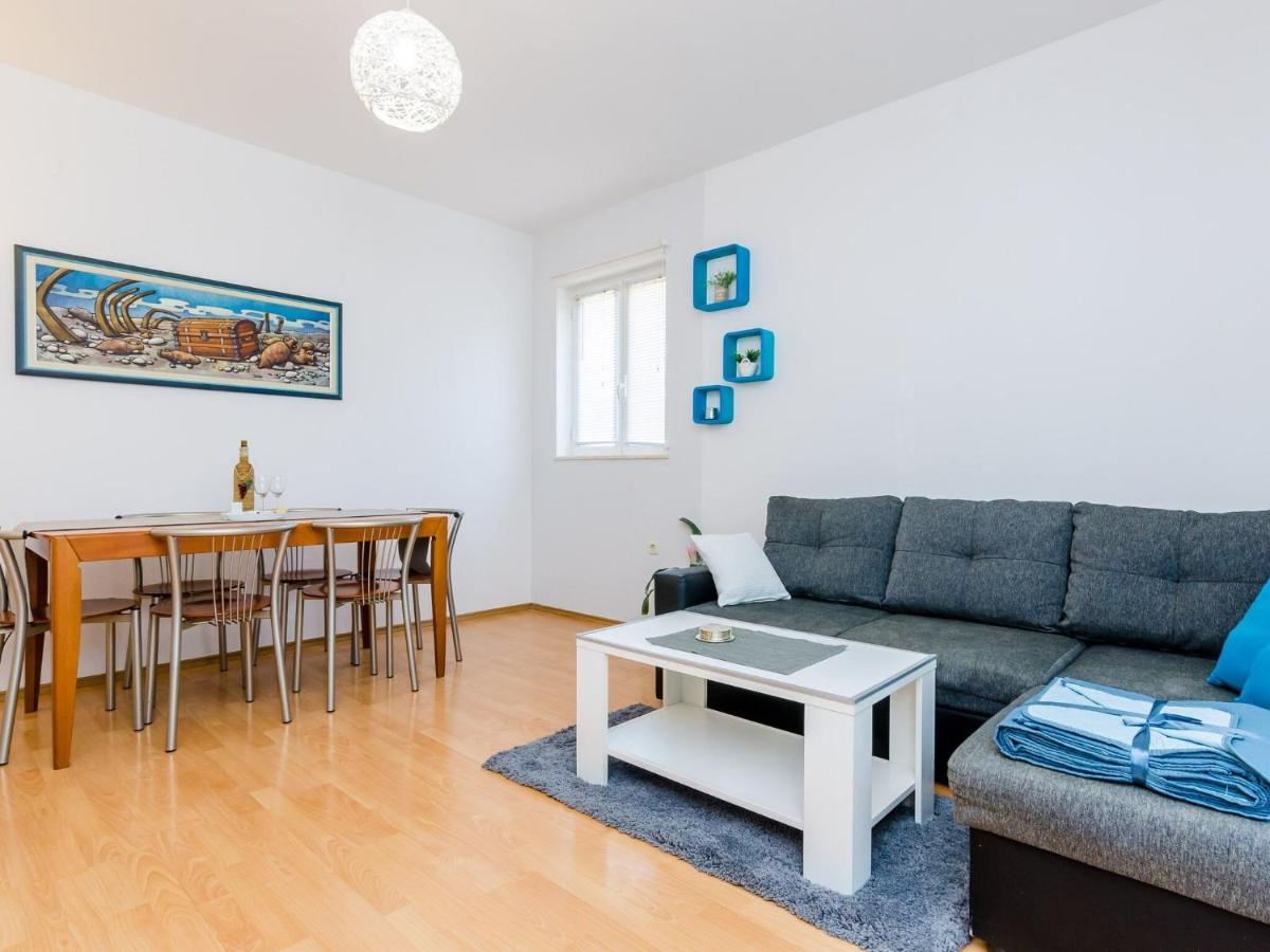 Image 3 of Apartment Antej – One Bedroom Apartment with Terrace and City View