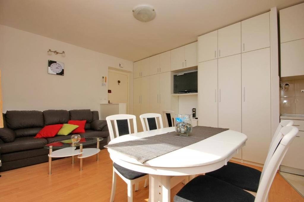 Image 2 of Apartment Charming Arena