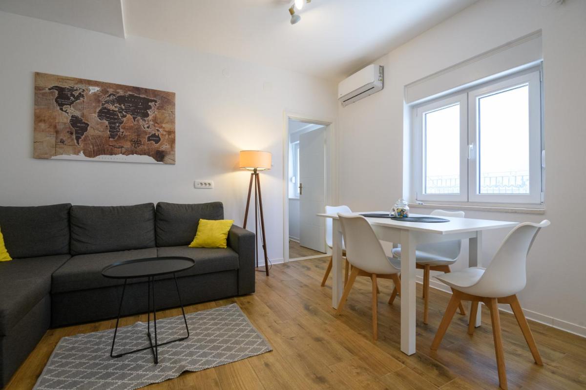 Image 2 of Apartment EMARO