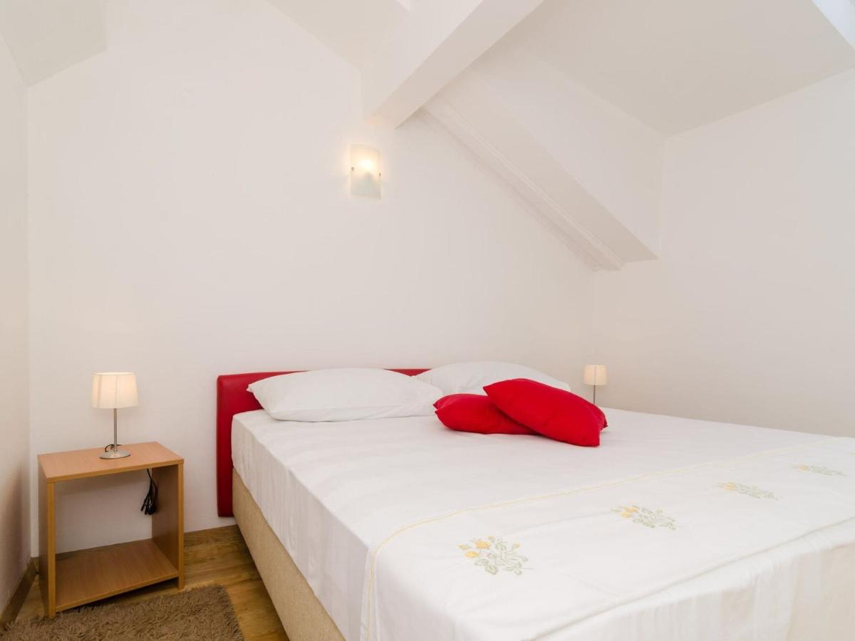 Image 6 of Apartment Emma – Two Bedroom Apartment with Balcony and Sea View