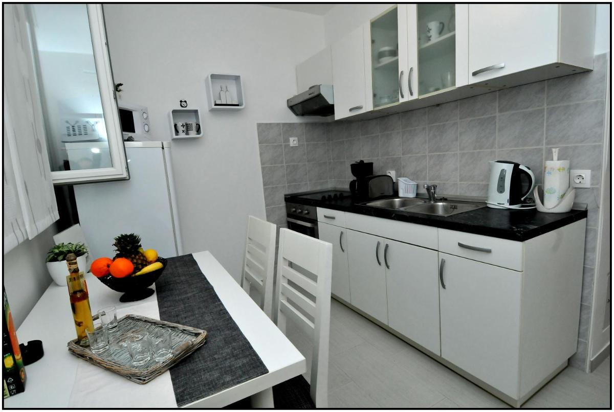 Image 3 of Apartment Karmen