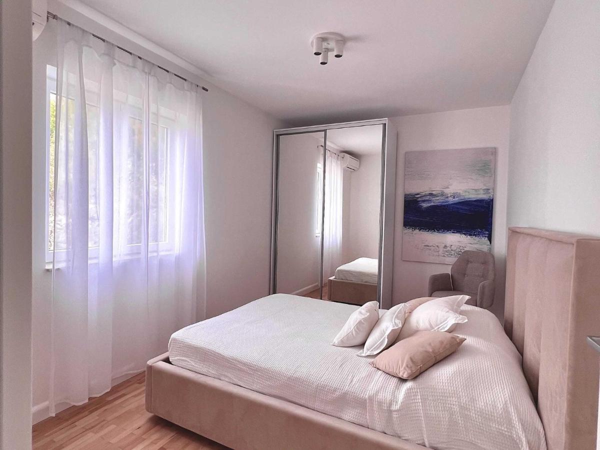 Image 5 of Apartment Lana – Two Bedroom Apartment with Terrace and Sea View