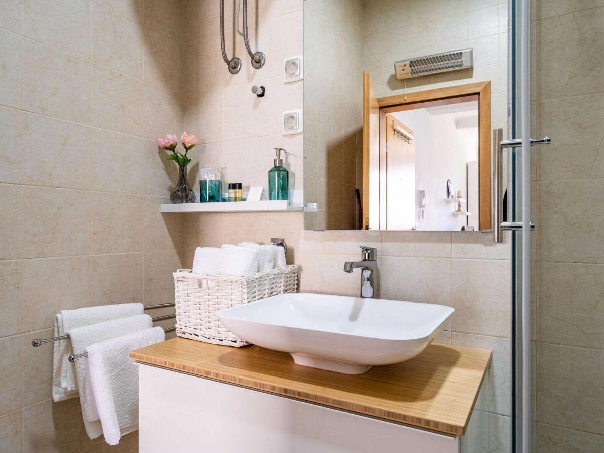 Image 2 of Apartment Larissa – Studio Apartment with Terrace and Partial Sea View