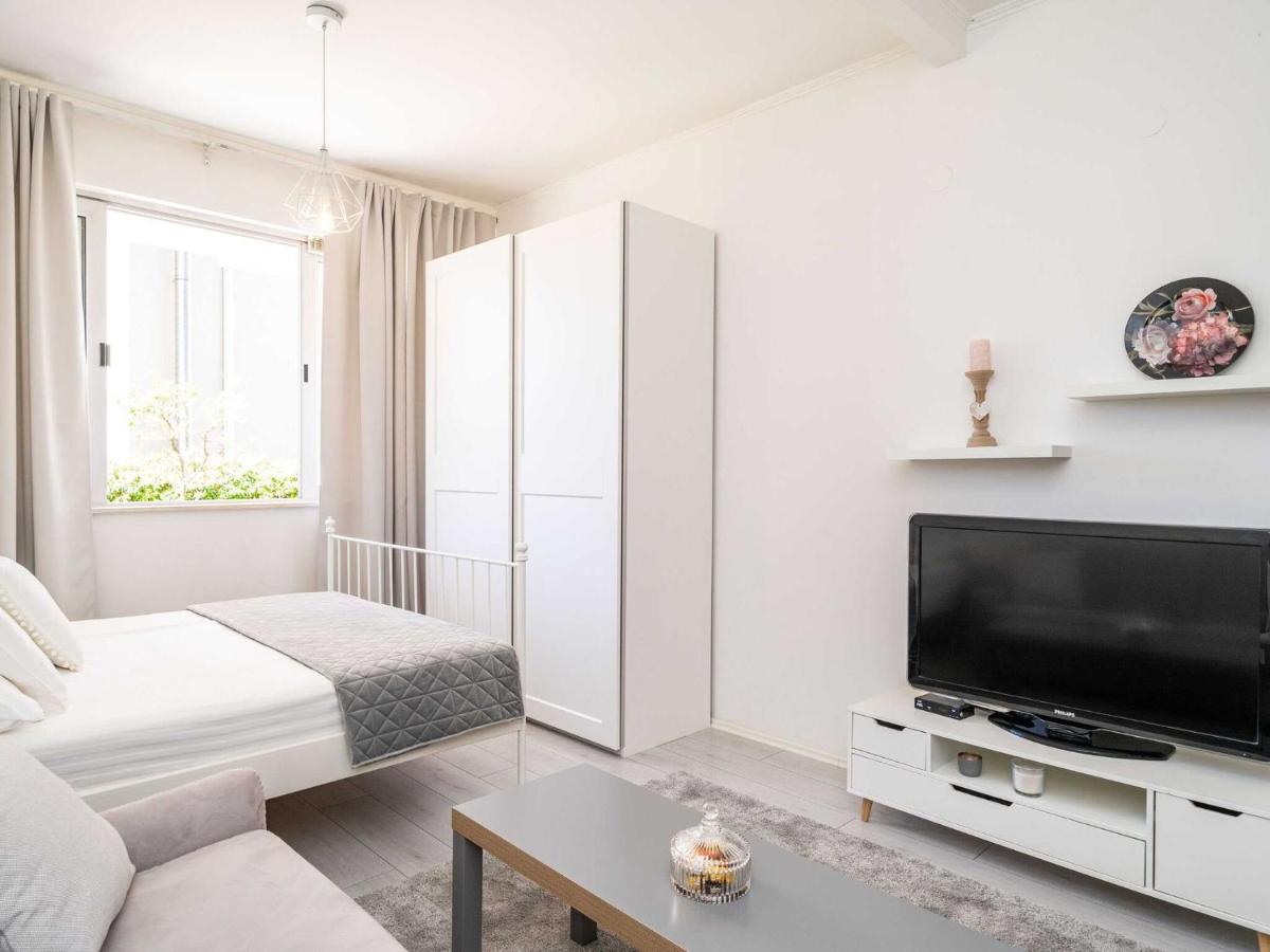 Image 4 of Apartment Larissa – Studio Apartment with Terrace and Partial Sea View