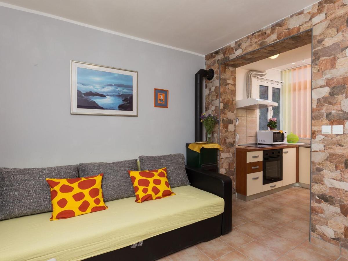 Image 3 of Apartment Lolo – Two Bedroom Apartment with Loggia and Street View
