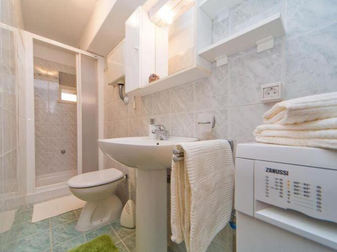 Image 2 of Apartment Maru – Two Bedroom Apartment with City View A4