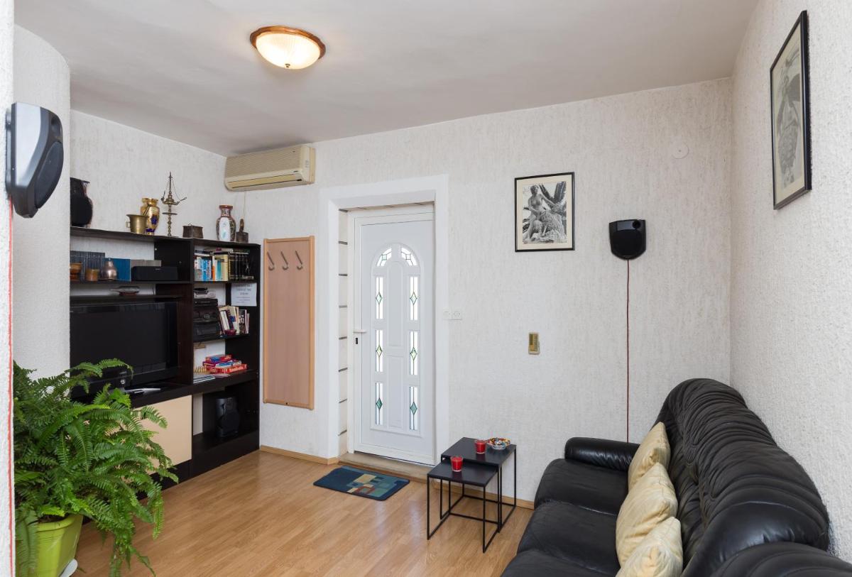 Image 2 of Apartment Milic