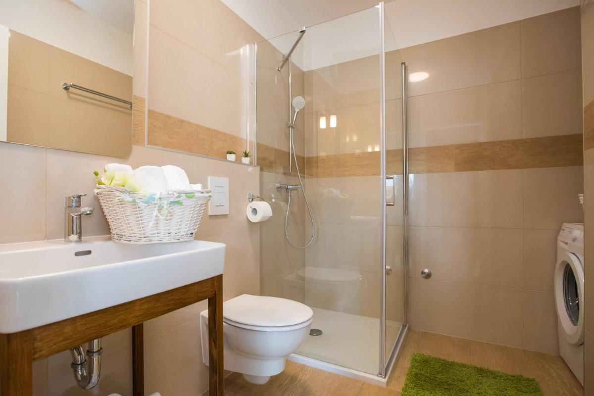 Image 2 of Apartment Navis