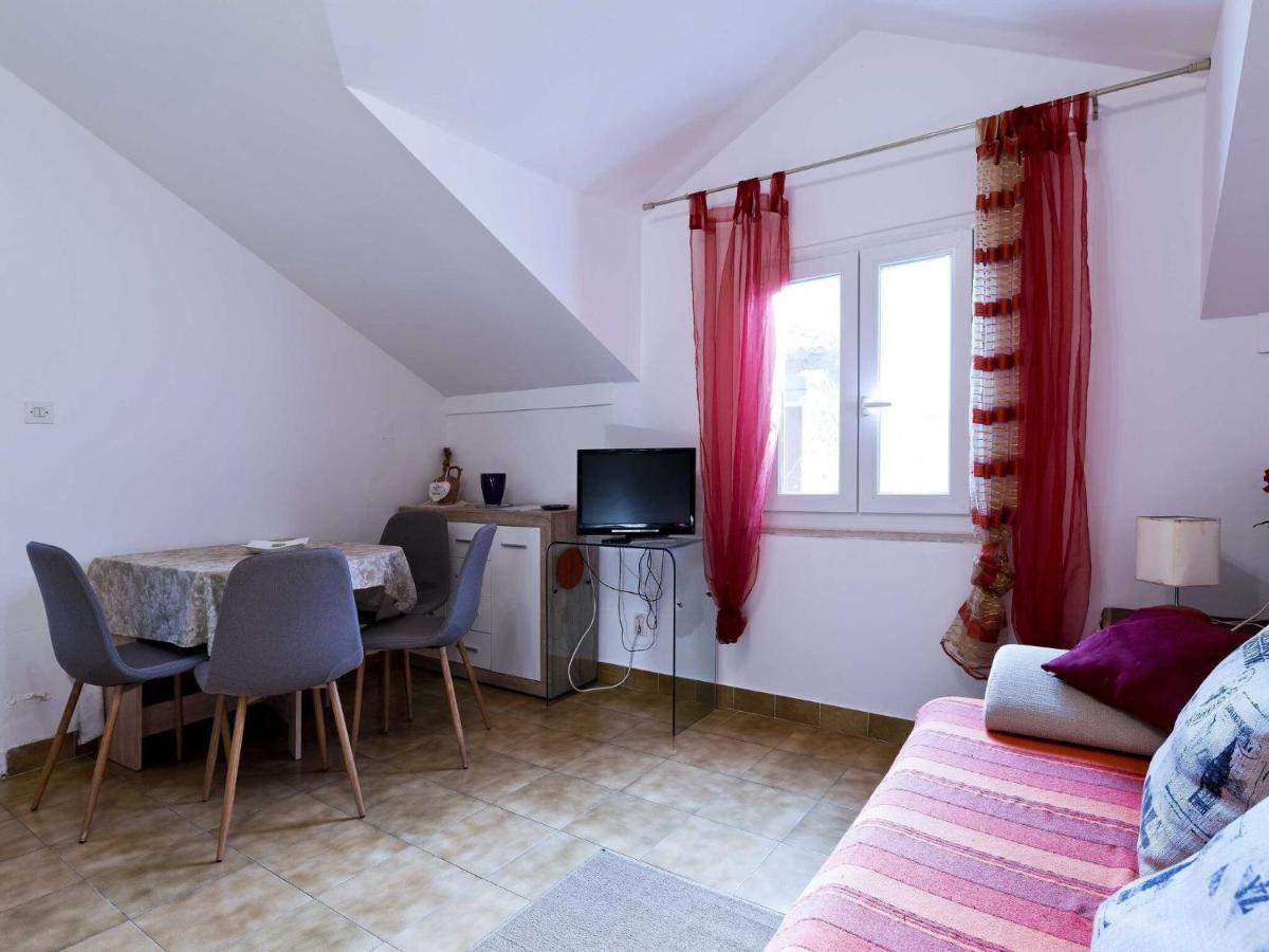 Image 4 of Apartment Niki – One-Bedroom Apartment with Balcony A2 1