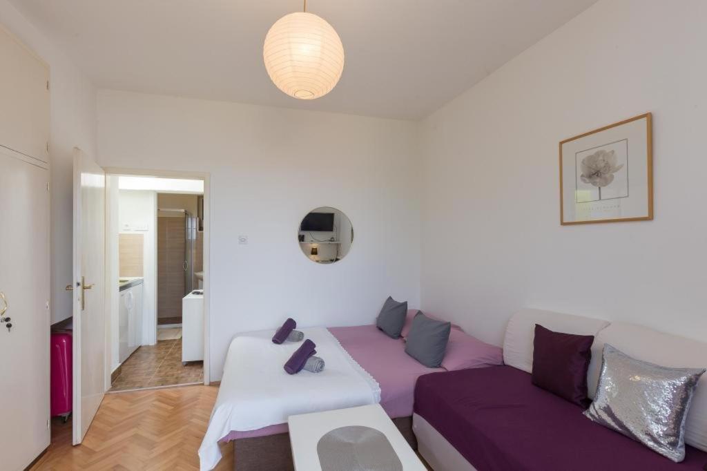 Image 4 of Apartment Purple Rain