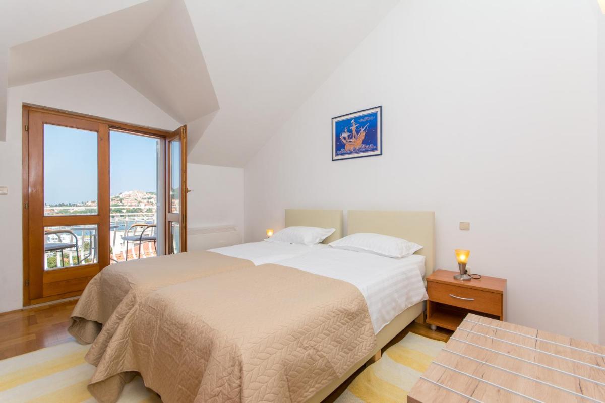 Image 1 of Apartment in port with sea view