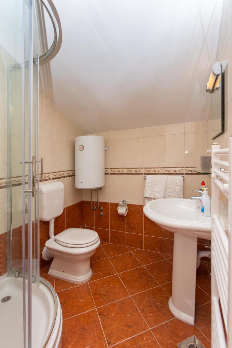 Image 6 of Apartment in port with sea view