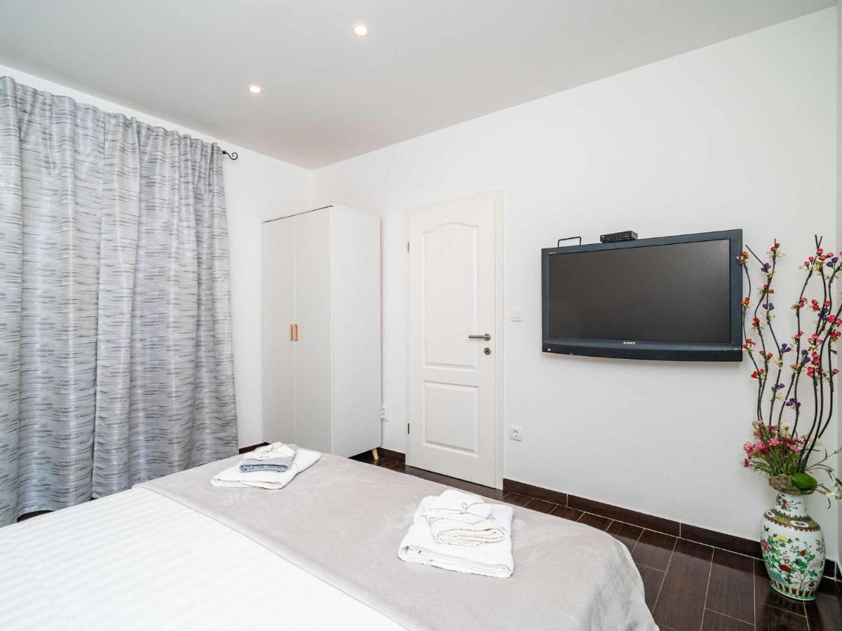 Image 4 of Apartments Dub – One-Bedroom Apartment no 3