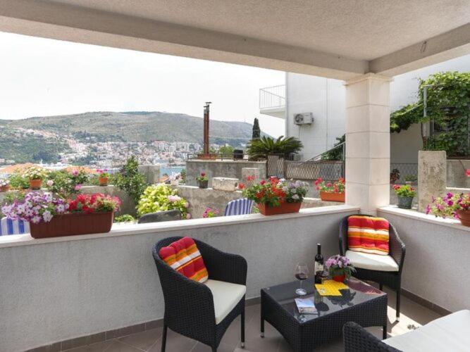Image of Apartments Pojko – One-Bedroom Apartment with Terrace Yellow