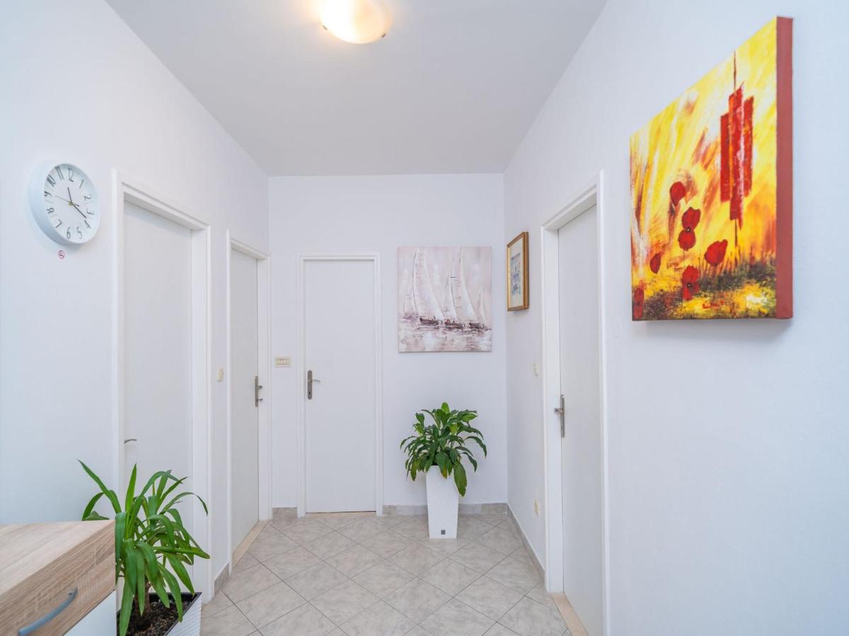 Image 2 of Apartments Vulicevic – Apartment Vulicevic A1 free private parking