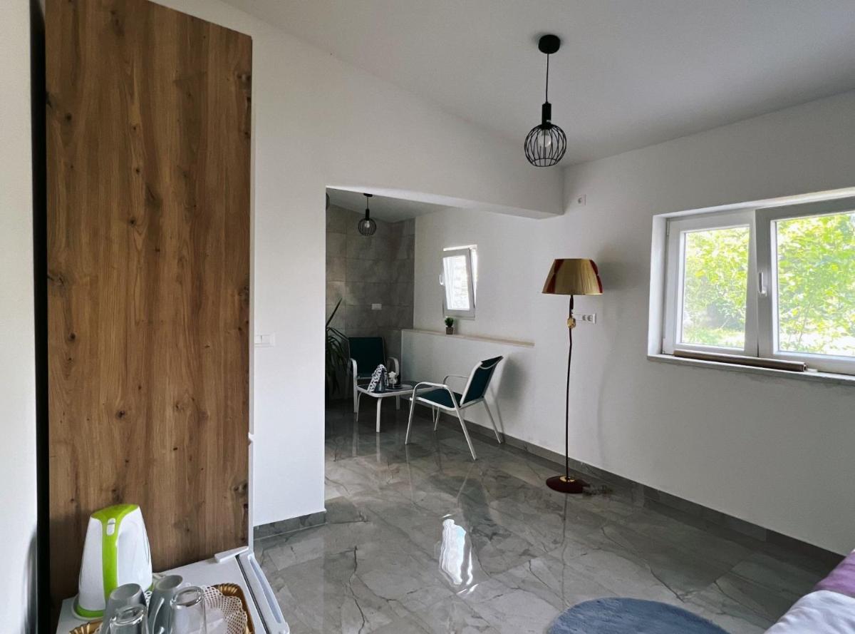 Image 1 of Apartments & Rooms Tapera