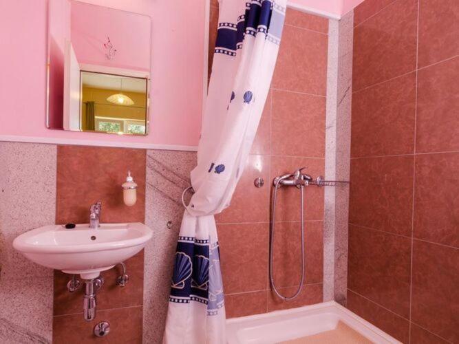 Image 2 of Apartments & Rooms Tapera- Comfort One-Bedroom Apartment with Terrace and Garden View