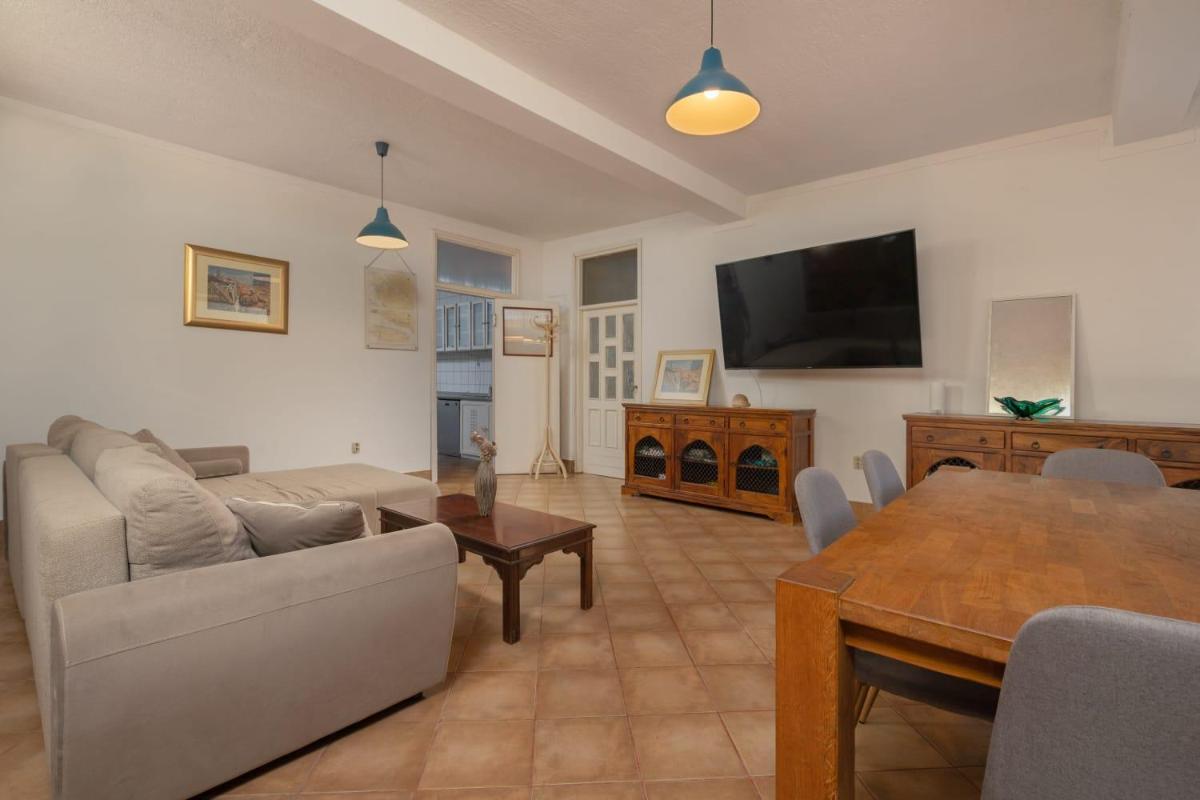 Image 5 of Authentic house