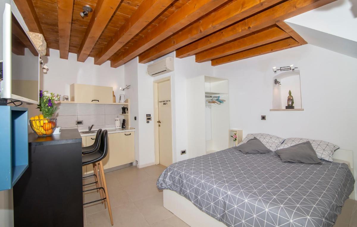 Image 3 of B16 Apartment
