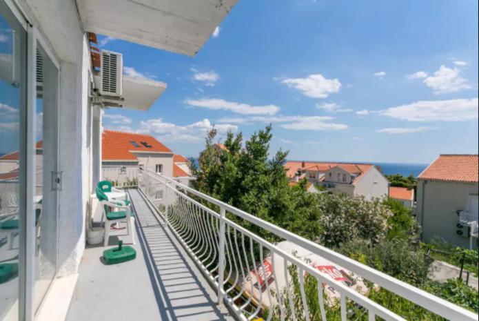 Image 5 of Blue Horizon Apartments