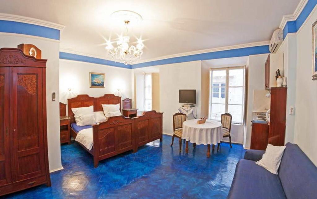 Image of Blue dreams in the centre of Dubrovnik Old Town