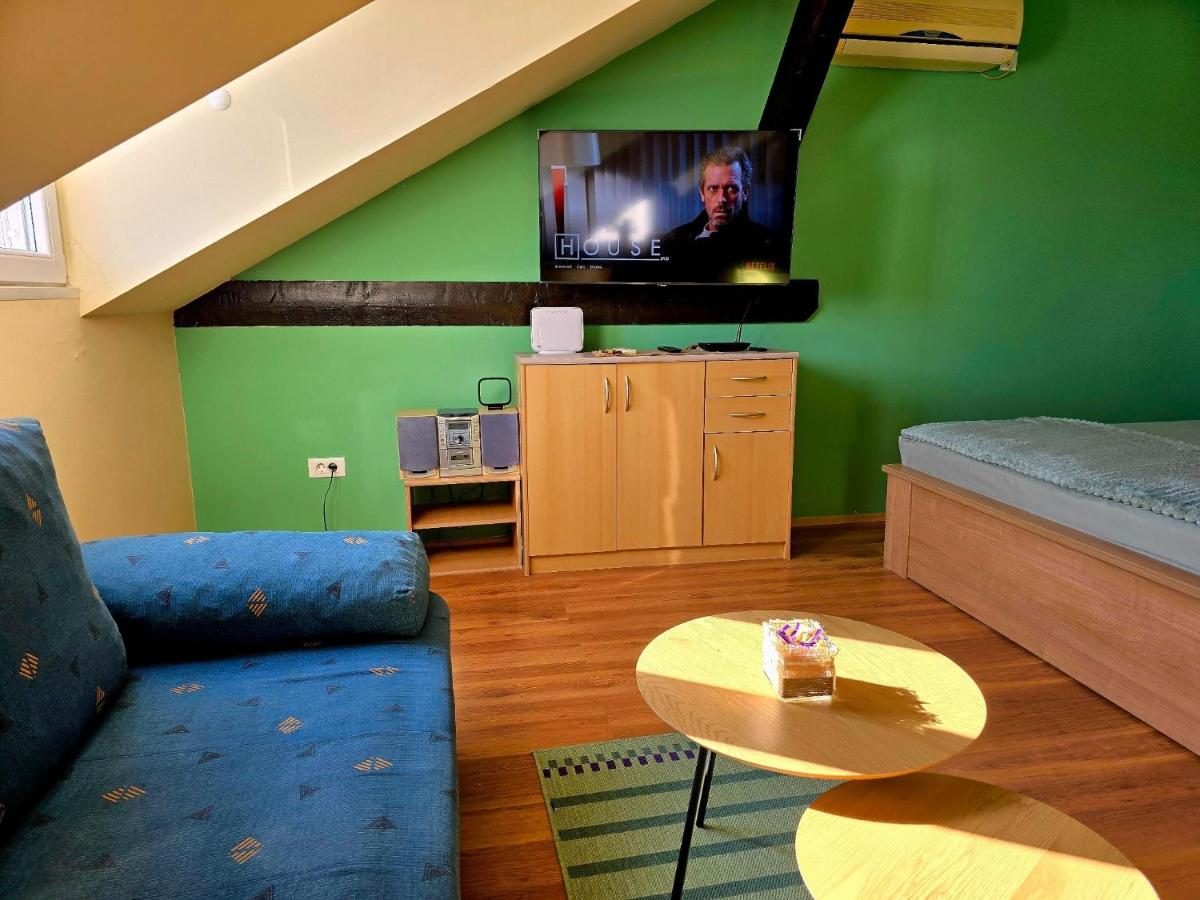 Image 2 of Cozy Studio with Sea and Old Town View