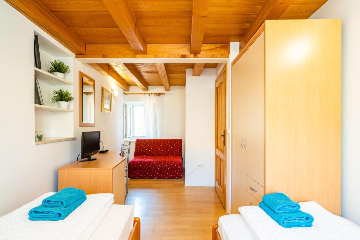 Image 6 of Foteza Apartments
