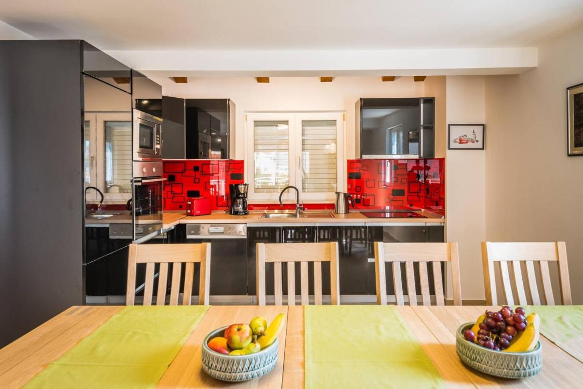 Image 3 of Karlo’s Modern Penthouse Loft