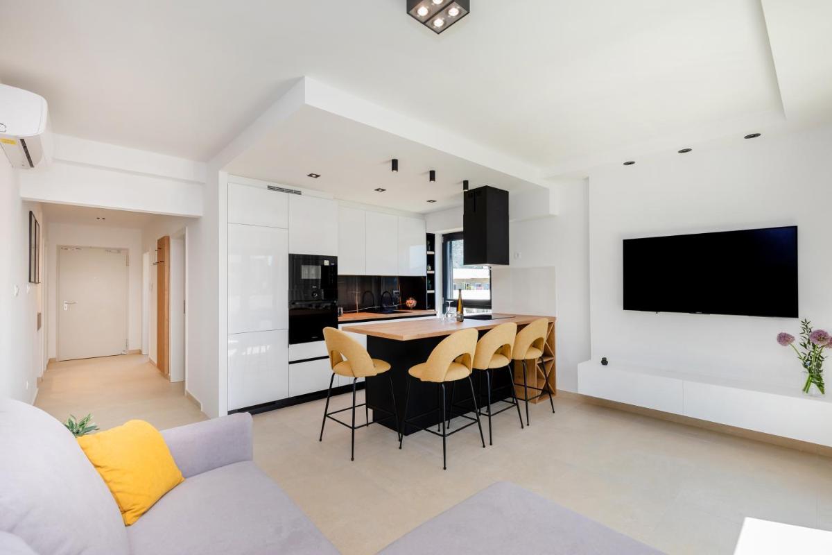 Image 4 of Luxury Apartment N&P