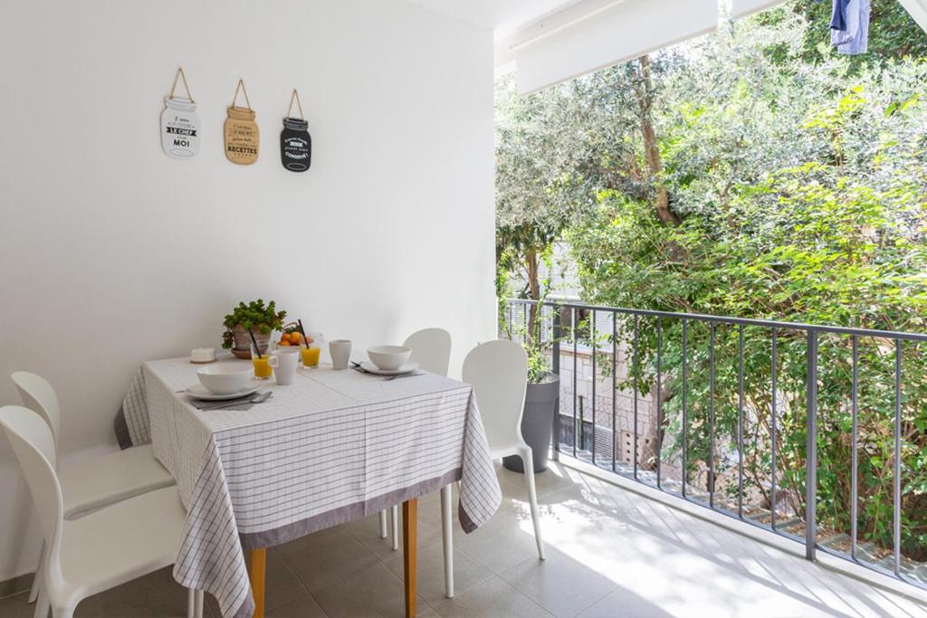 Image of Luxury BonBon next to Banje beach and Old Town, great location