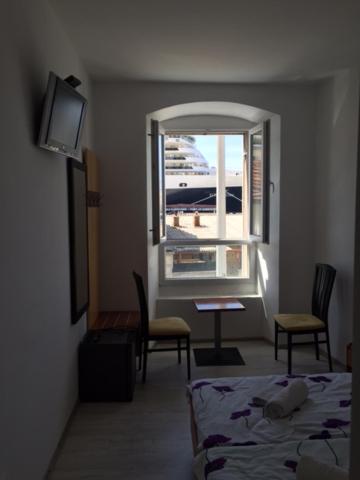 Image 1 of Main Bus Station Rooms