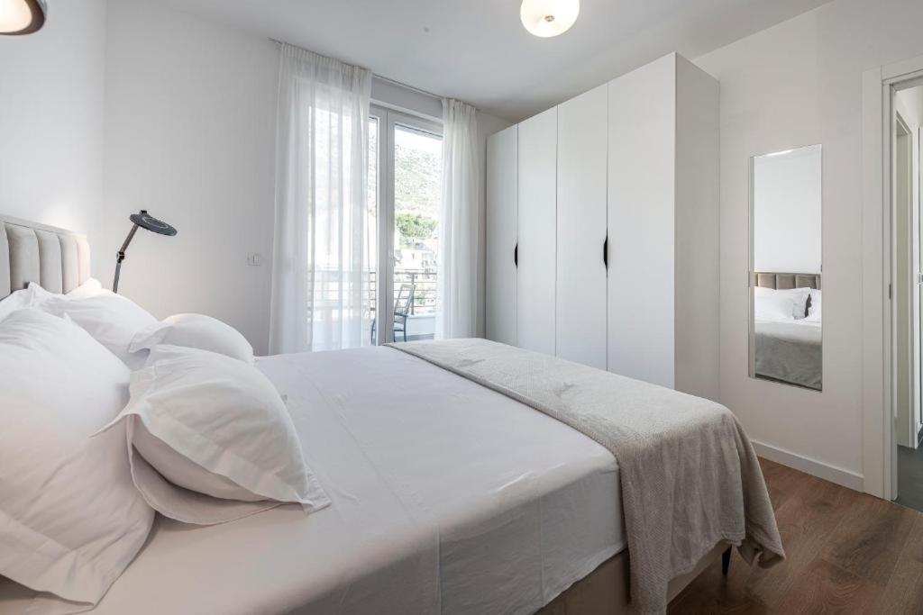 Image 1 of Mokos Modern Suite