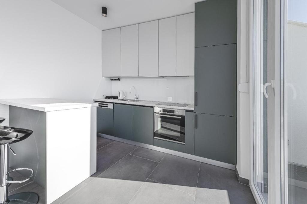 Image 5 of Mokos Modern Suite