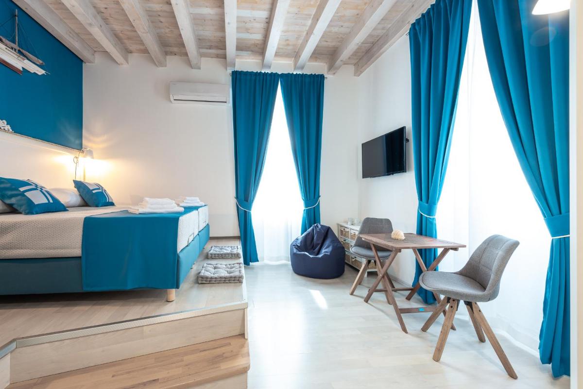 Image 4 of Nautica Room 1 – Old Town
