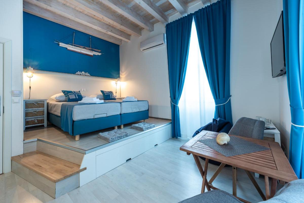 Image 1 of Nautica Room 1 – Old Town