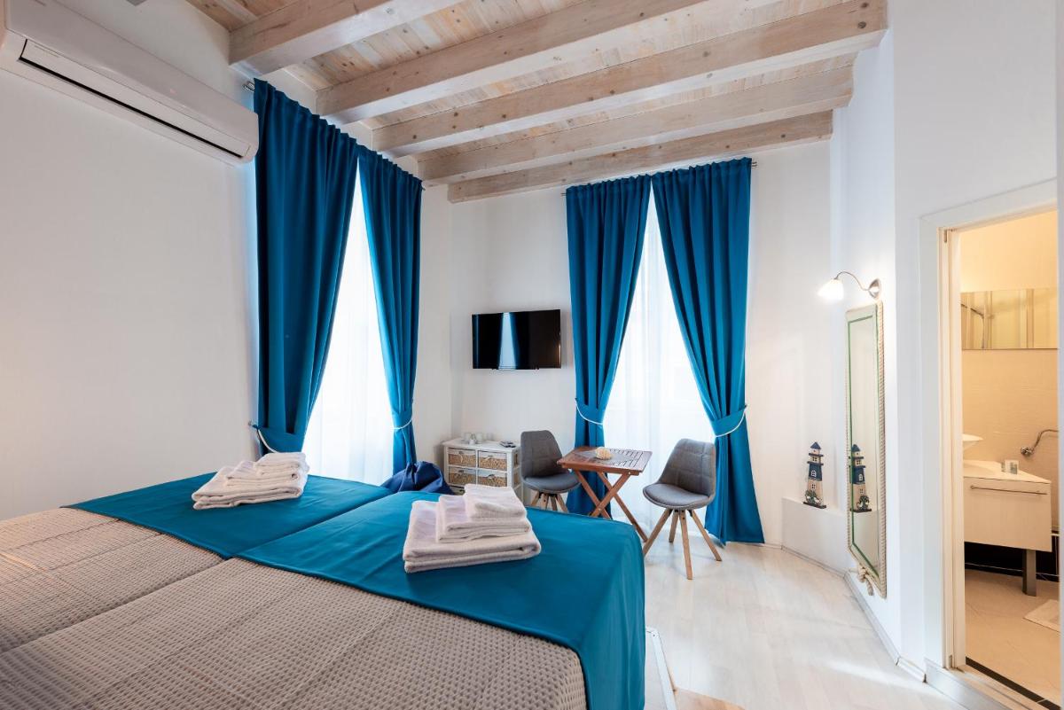 Image 6 of Nautica Room 1 – Old Town