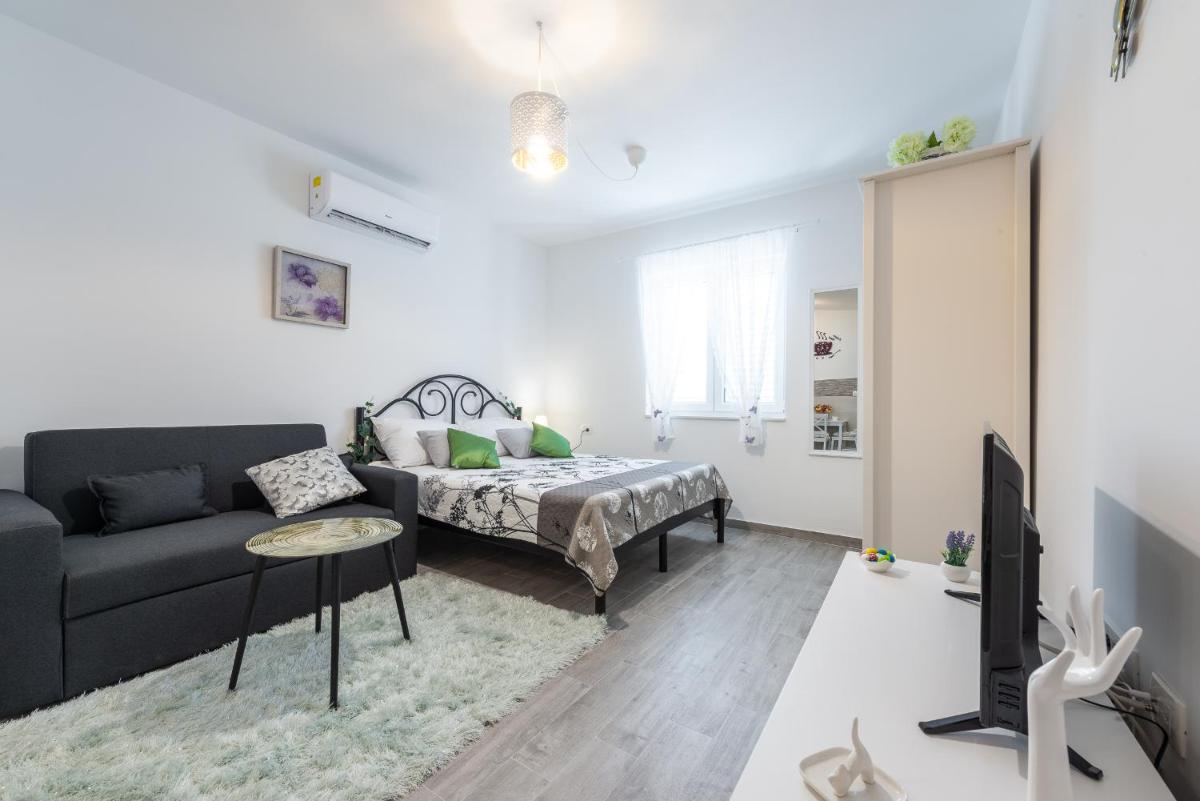Image 4 of New Studio Apartment Teba