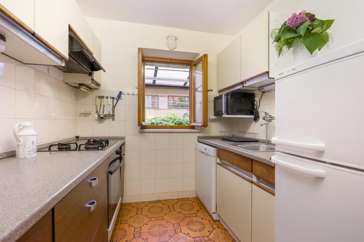 Image 3 of Old Town Garden Apartments