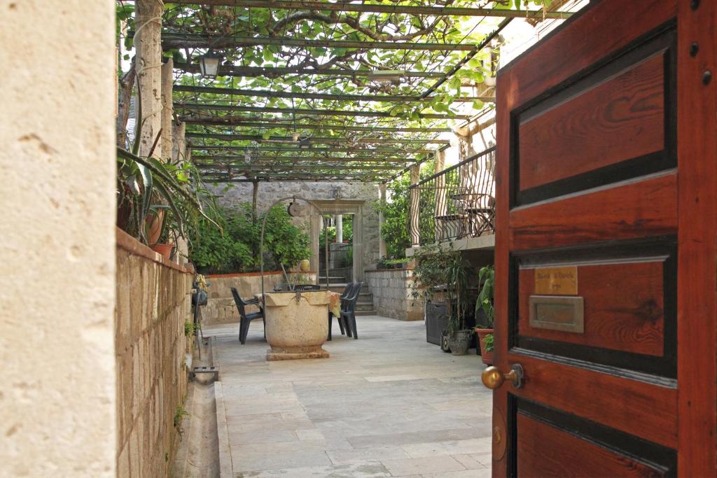 Image of Old Town Garden Apartments