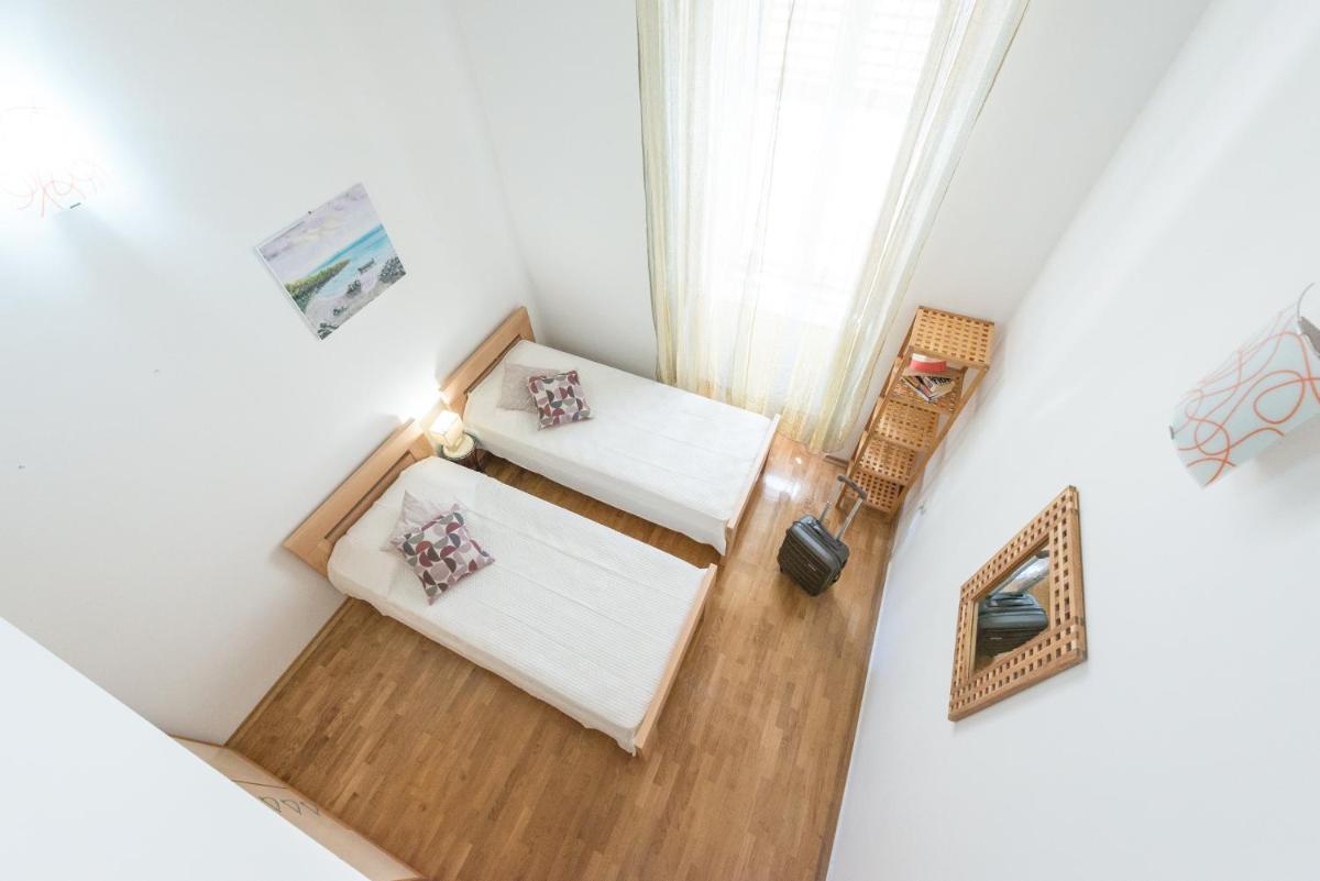 Image 4 of Old Writer Apartment