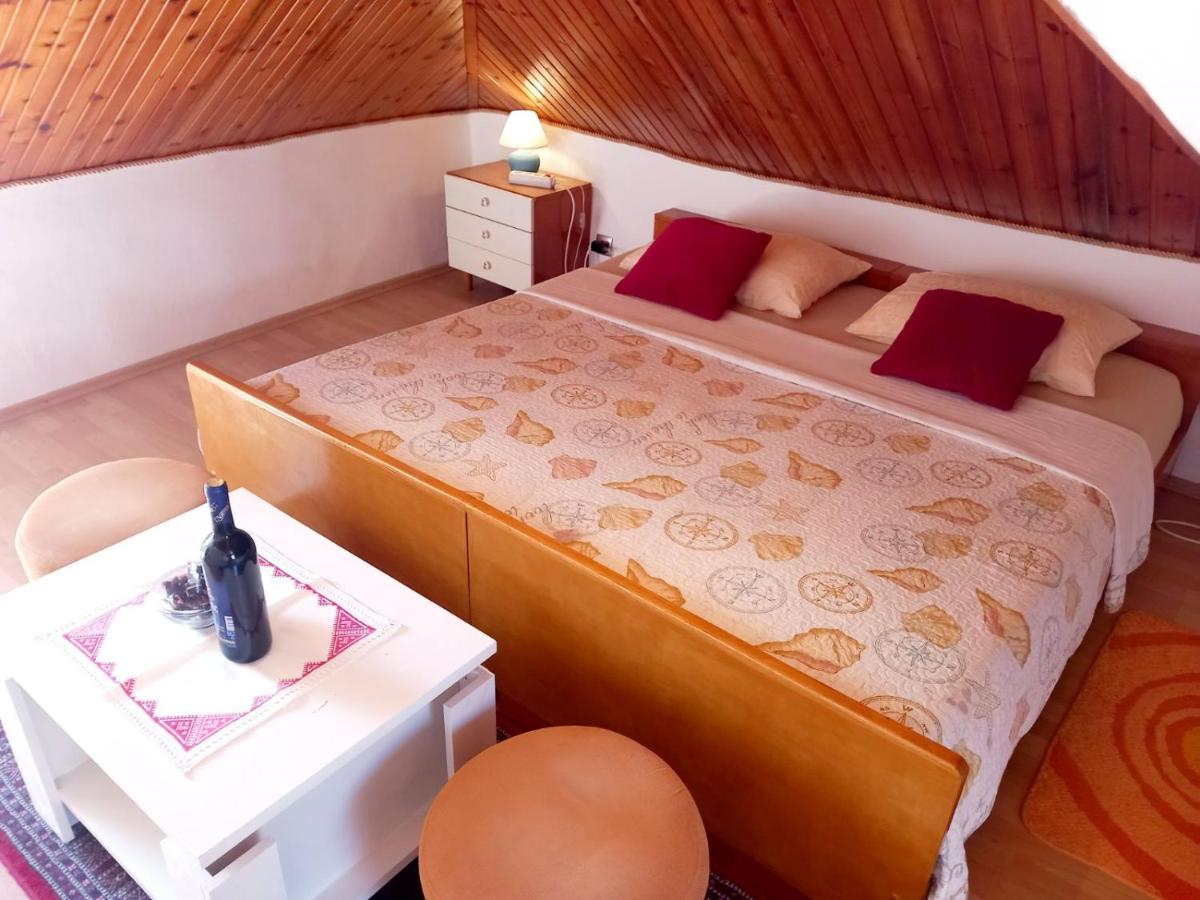 Image 4 of Old town Jelena loft Room