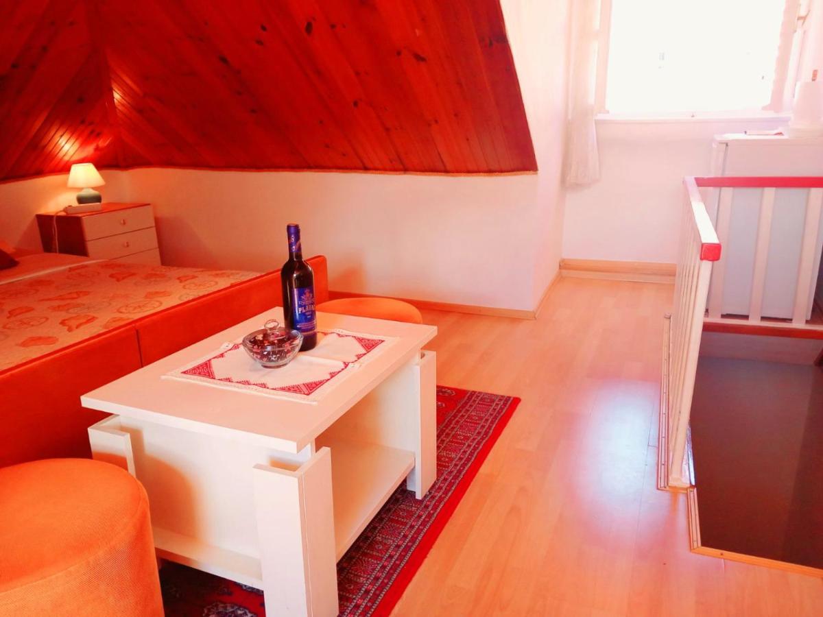 Image 2 of Old town Jelena loft Room