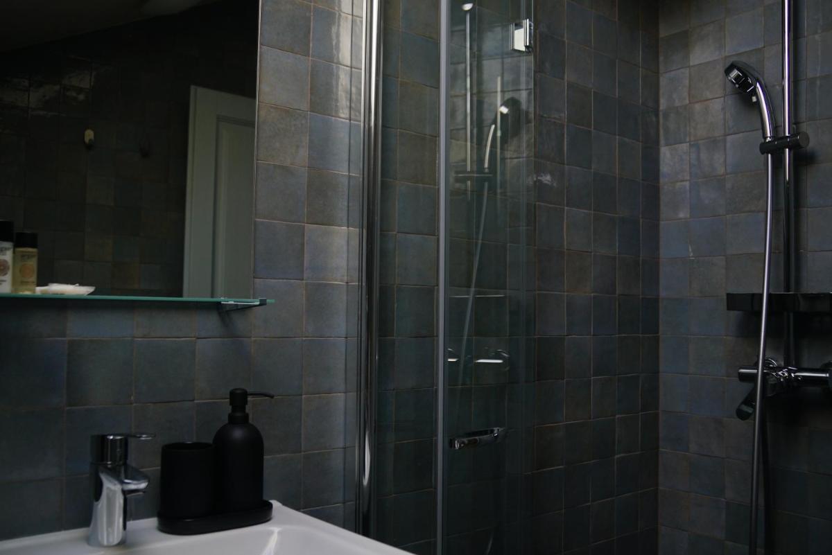 Image 2 of Onyx Apartment 2