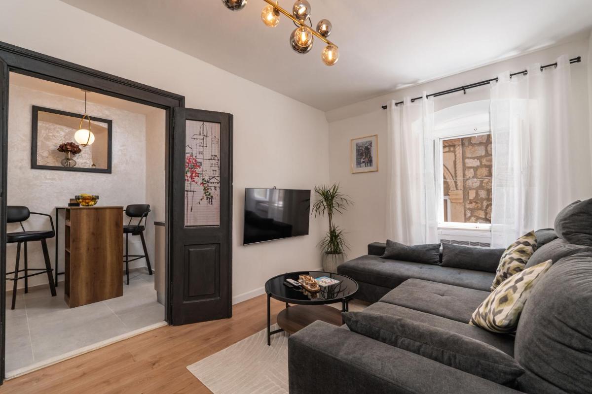 Image 6 of Perfect Old Town Location Two Bedroom House – L & M Apartment